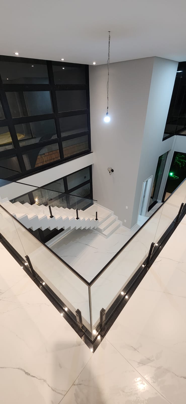 Banheiro master — Acabamento e Paisagismo — Residência Sr. Abraão, Palhoça, SC